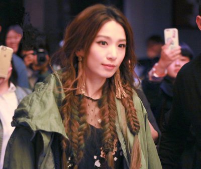 明星发型-韩国男明星发型-明星短发卷发图片-欧