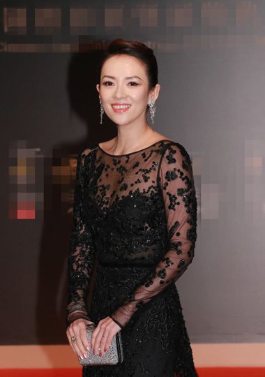 辣妈章子怡编盘发透视长裙匹配 仙气十足造型闪亮登场