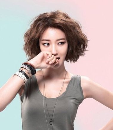 头发少又打卷适合什么发型 头发少卷发发型(4)_香香美发手机版