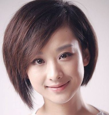 大方脸适合留什么短发 短发图片适合大方脸女