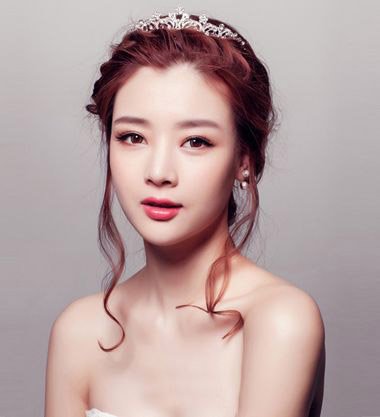 扎头发的方法图解-怎样扎头发简单好看-扎头发