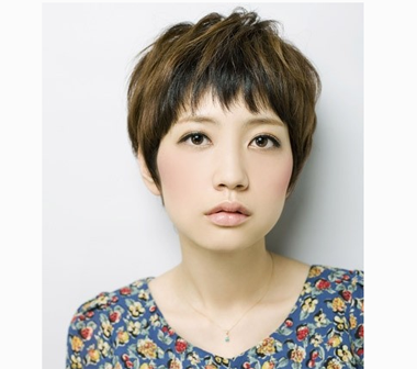 盘头发的方法图解-如何编头发-扎头发的技巧-梳