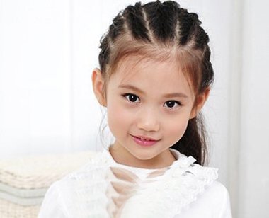 小女孩可以梳几种发型图片 给小女孩梳辫子的