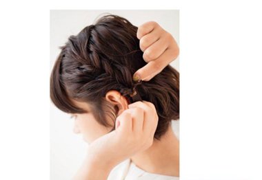 扎头发的方法图解-怎样扎头发简单好看-扎头发