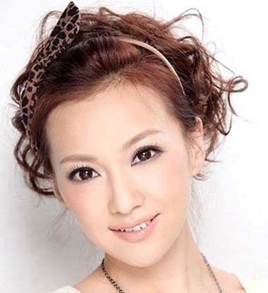 怎么给六岁小女孩梳好看的发型 小女孩额头碎