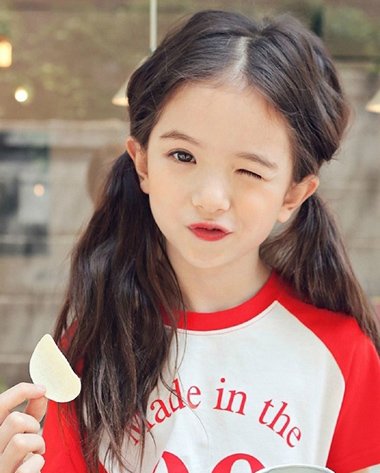 该怎样给0~3岁的小女孩梳发型 小女孩子梳头发