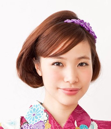 扎头发的方法图解-怎样扎头发简单好看-扎头发的步骤技巧-教你如何扎头发教程