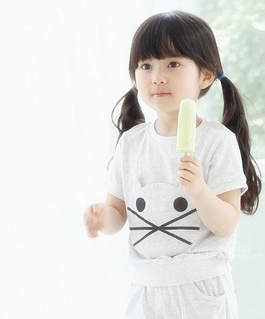 首页 玩发型 小孩扎发 小女孩怎样编长发好看 小女孩长发编法大全步骤