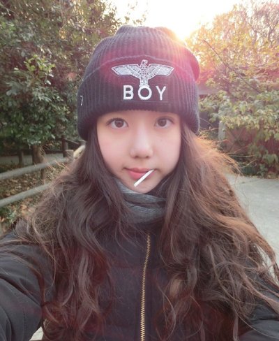 卷发适合什么发型 额头窄长卷发发型(2)_香香美