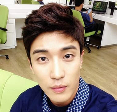 香香美发网手机版-流行发型-脸型搭配-扎法步骤