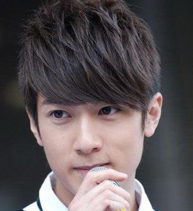 高中生短发怎样梳小辫 高中生中短发扎发_香香