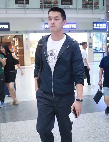 正在享受着短暂暑假的胡歌又要出山了首页 男生发型 男生短发