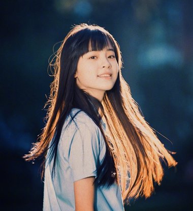 你的十七岁是不是这么梳头发 欧阳娜娜秘果黑