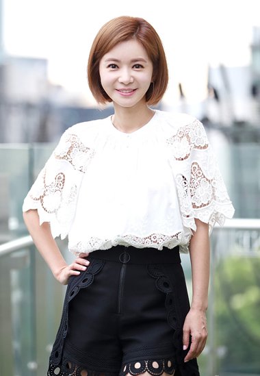 人鱼小姐张瑞希剪波波头造型 清新可人的写真大片发型