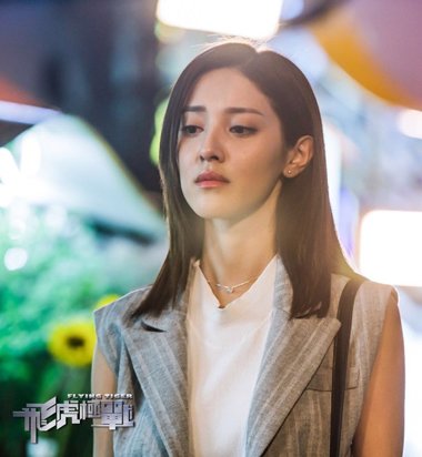 盘头发的方法图解-如何编头发-扎头发的技巧-梳