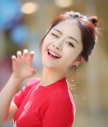 盘头发的方法图解-如何编头发-扎头发的技巧-梳