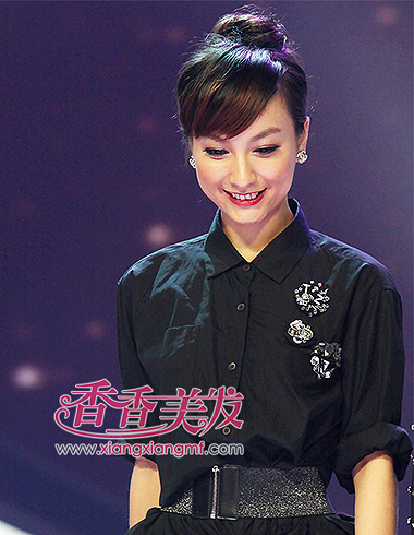 清新美女吴昕微熟发型 越成长越美丽_吴昕发型