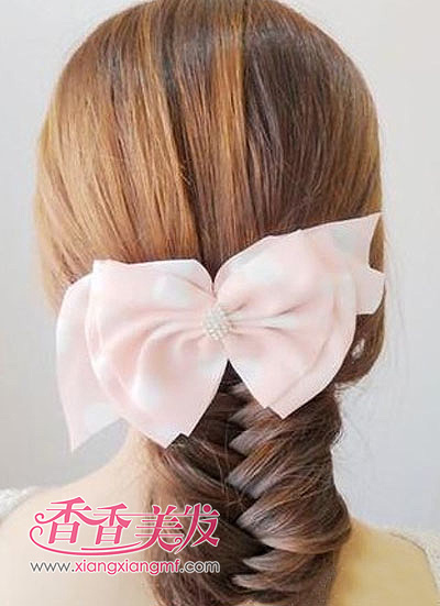 唯美浪漫韩式鱼骨辫编发 吸睛修颜一步到位(6