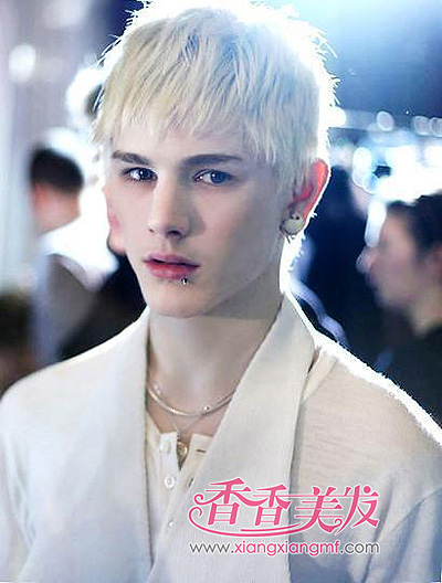 <em>2015</em>欧美流行的<em>男生发型</em> <em>酷</em>帅短发演绎型男范