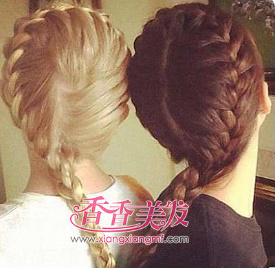 闺蜜一起玩街拍 精致甜美发型彰显真挚友情(4