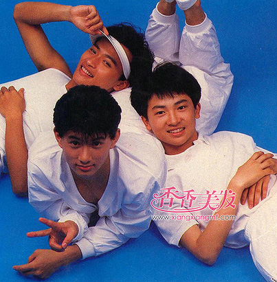 <em>TFBOYS</em>少年组合<em>发型</em>相似 80后少年偶像小虎