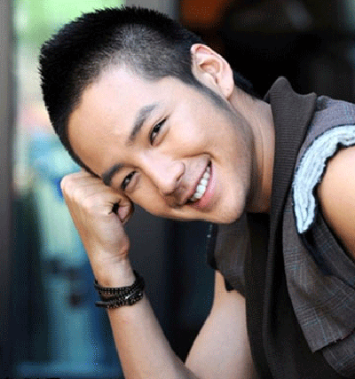 <em>2015流行</em>什么<em>发型</em> 夏季<em>男生圆脸发型</em>(3)