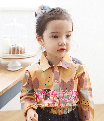 小女孩发型搭配发饰 可爱的小女孩发型