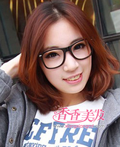 戴眼镜的女教师应该什么发型 戴眼镜适合那种