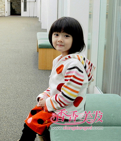 小女童短发波波头发型图片 儿童波波头演出发