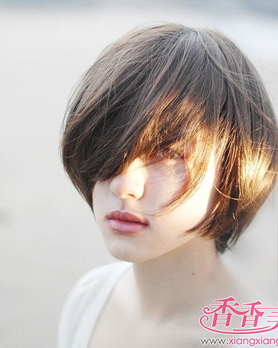 长脸额头窄适合什么发型 长脸额头短女生适合的发型