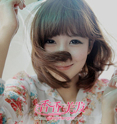 长脸额头窄适合什么发型 长脸额头短女生适合