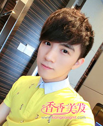 <em>潮流男</em>学生<em>发型</em> 中学生男生<em>短发型</em>图片