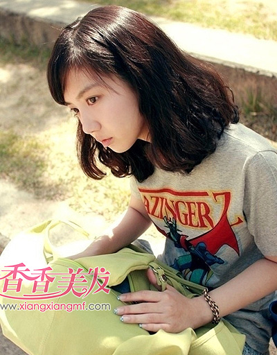 <em>2015</em>女<em>中长发型</em> <em>2015年流行</em>什么方形脸<em>中长发</em>