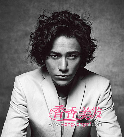 <em>2015最新男长发发型 </em>男士长发帅气<em>发型</em>(3)