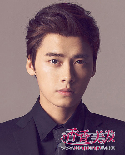 鸭蛋脸适合发型 有什么鸭蛋脸男生长头发发型