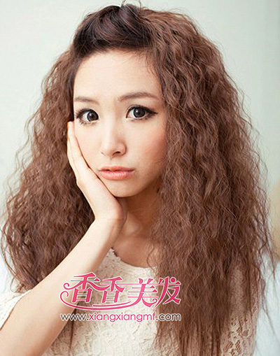 好看的发型图片小卷发 蓬松小卷发发型图片