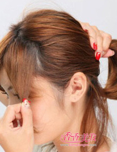 <em>大饼脸</em>适用的<em>发型</em> <em>大饼脸梳什么发型好看</em>