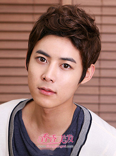 鹅蛋脸男生发型 男生鹅蛋脸适合的短发发型