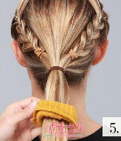 怎么样编发型 头顶编发发型扎法步骤(4)
