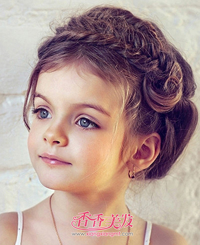 小女孩的扎编发型 女童个性发型编发