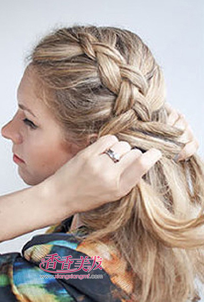 上班族如何编头发 上班族女生头发怎么绑好看