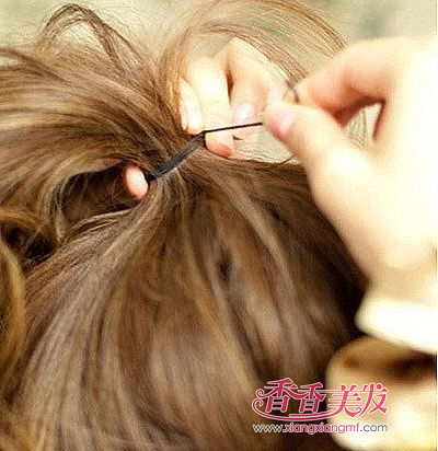 扎短头发的造型 教我扎发图片步骤