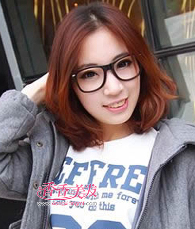 戴眼镜小脸适合的发型图片 戴眼镜小脸的人适