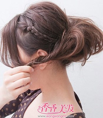 韩式蓬松包包头教程 韩国包包头的梳法(4)