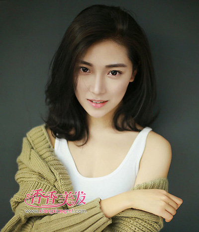 最流行女生中短发型 女生中短发型怎么样配头