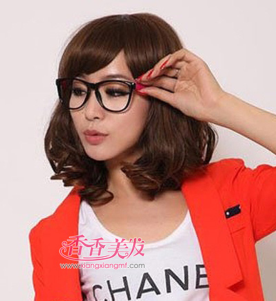 中年女性长脸发型图片 戴眼镜的长脸女生适合
