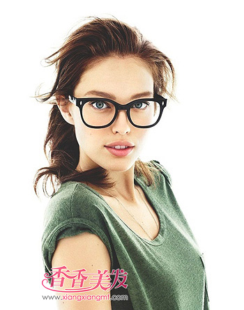 长脸戴眼镜女生适合的发型 女瘦长脸型适合的