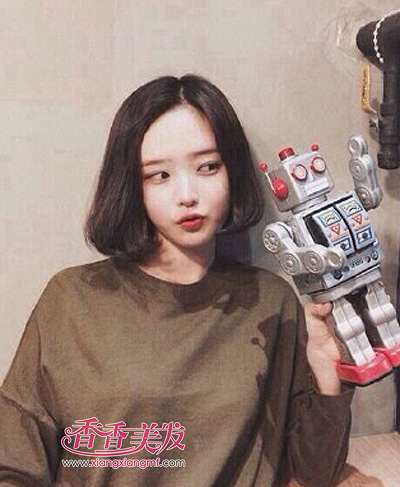 大脸头发少的女生适合的发型 大脸女生的短发