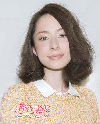 女生国字脸配什么发型 国字脸中年女性适合的