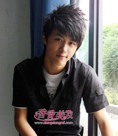 白蒲定位烫发型 男生定位烫发型图片(2)